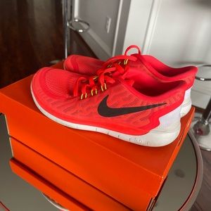 Women Nike size 5 or kids size 3.5